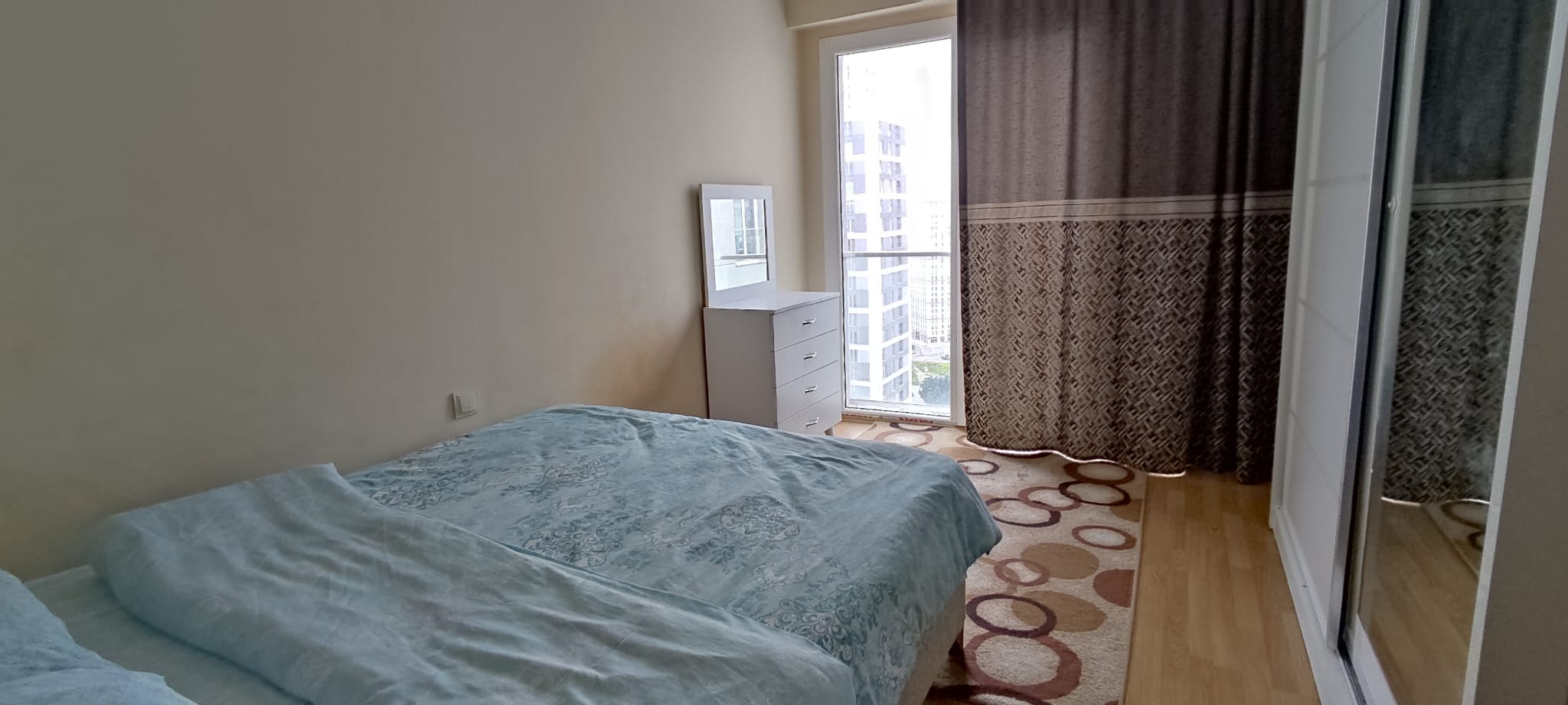 Deluxe apartment for rent furnished room and hall