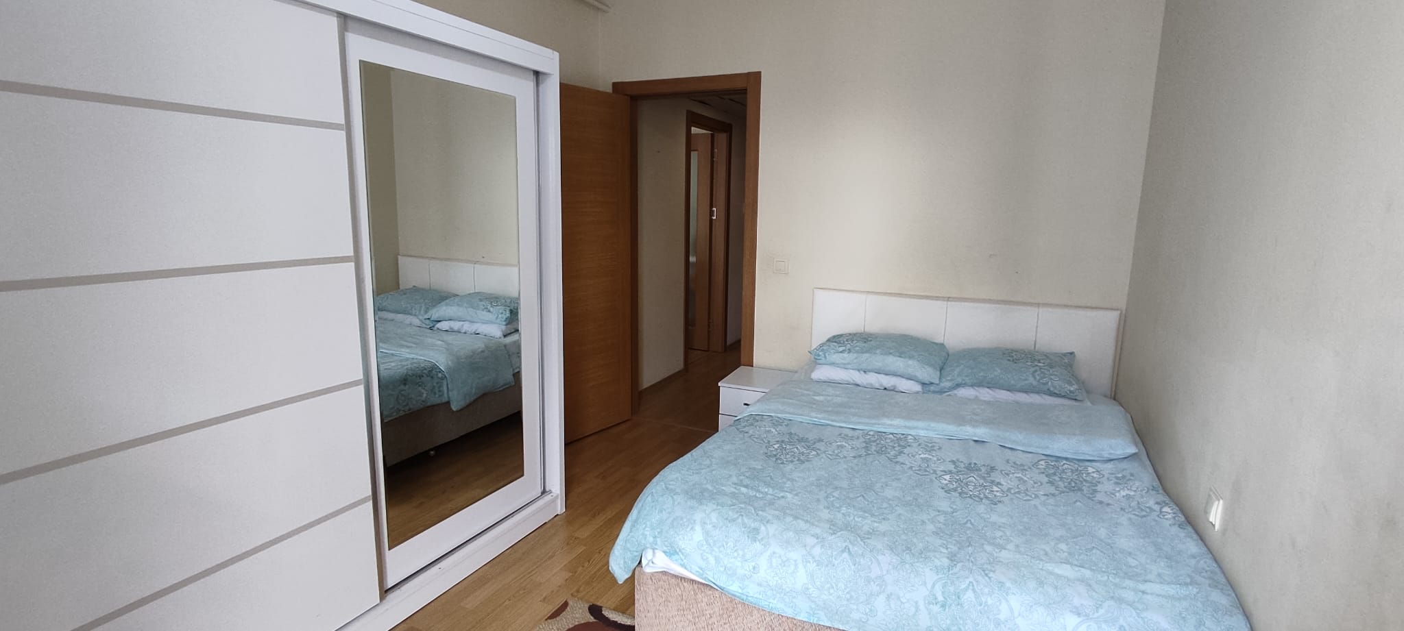 Deluxe apartment for rent furnished room and hall