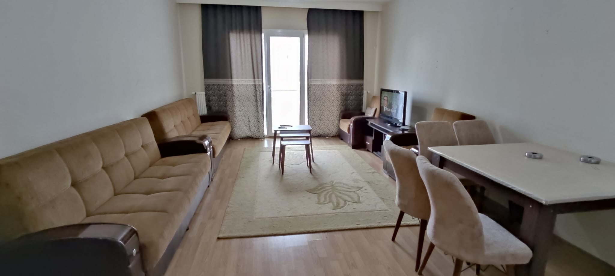 Deluxe apartment for rent furnished room and hall