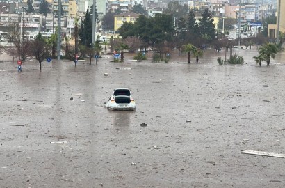 بعد زلزال تركيا المدمر سيول يجتاح تركيا